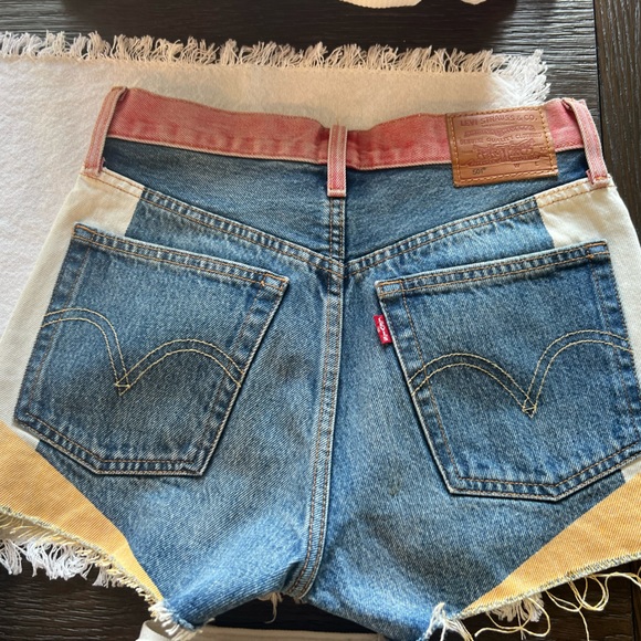 Levi’s shorts - Picture 2 of 2